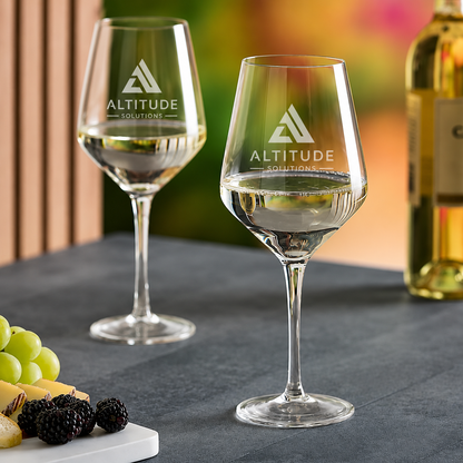 Custom Engraved Silhouette 20 oz Wine Glass